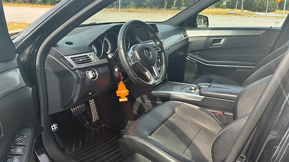 Mercedes-Benz E220 6 of 8