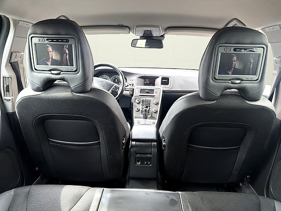 Volvo V60 12 of 16