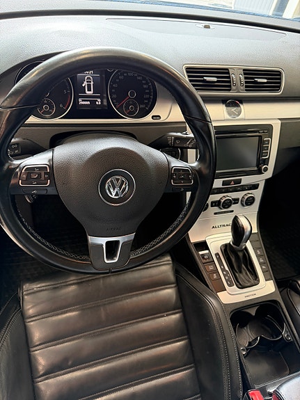 Volkswagen Passat Alltrack 5 of 12