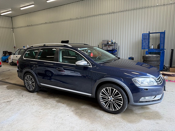 Volkswagen Passat Alltrack 12 of 12