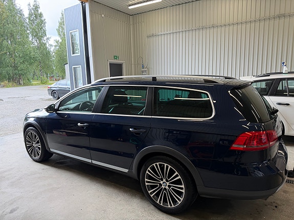 Volkswagen Passat Alltrack 7 of 12