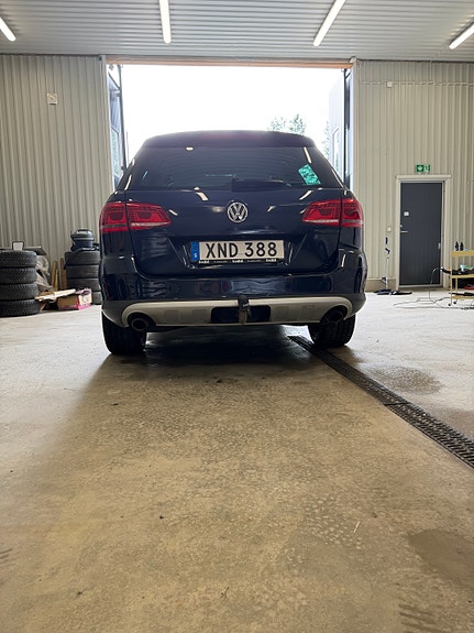 Volkswagen Passat Alltrack 9 of 12