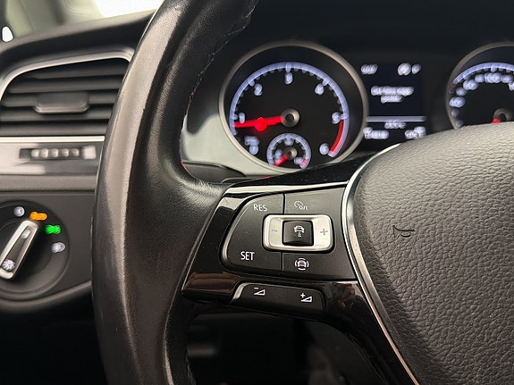 Volkswagen Golf Alltrack 16 of 24