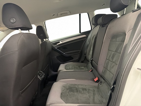 Volkswagen Golf Alltrack 13 of 24