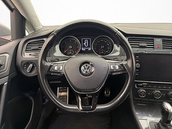 Volkswagen Golf Alltrack 10 of 24