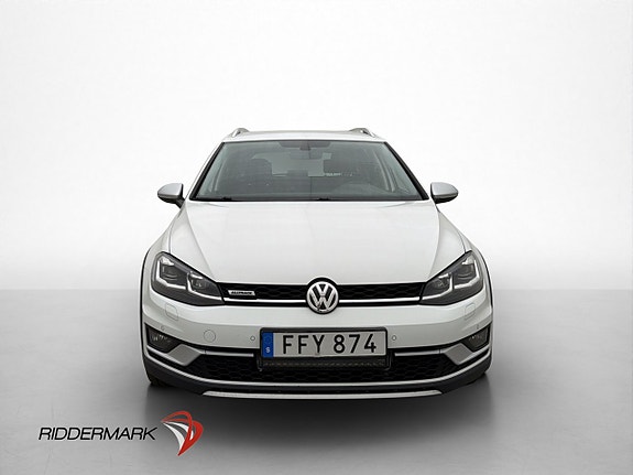 Volkswagen Golf Alltrack 2 of 24