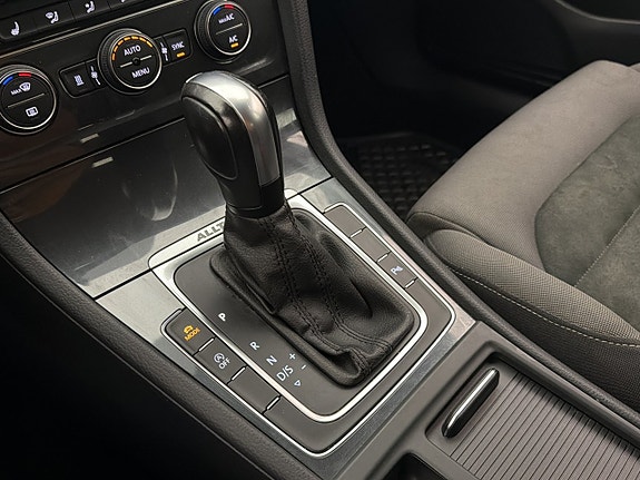 Volkswagen Golf Alltrack 21 of 24
