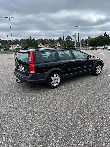 Volvo XC70 3 of 9