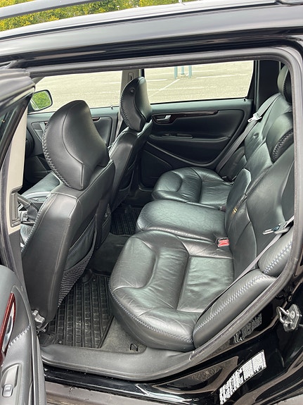 Volvo XC70 6 of 9