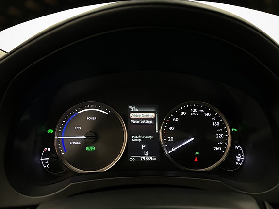 Lexus IS300h 15 of 28