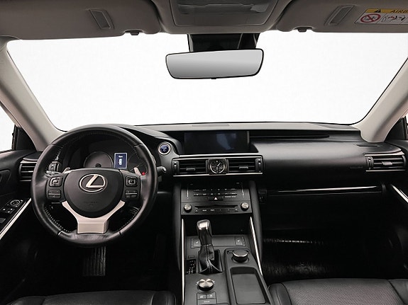 Lexus IS300h 14 of 28