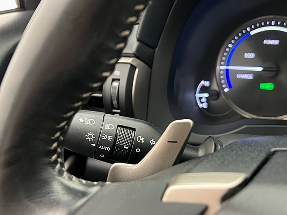 Lexus IS300h 26 of 28