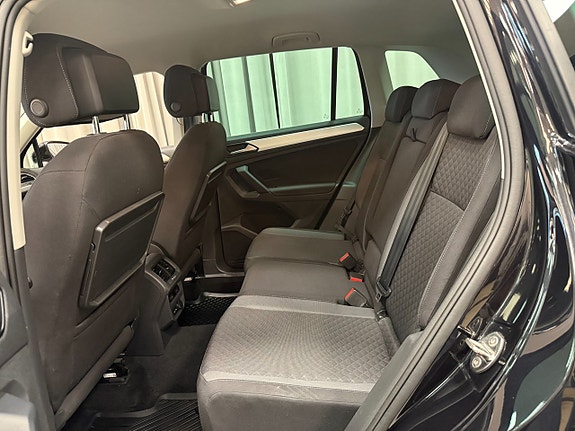 Volkswagen Tiguan 8 of 13