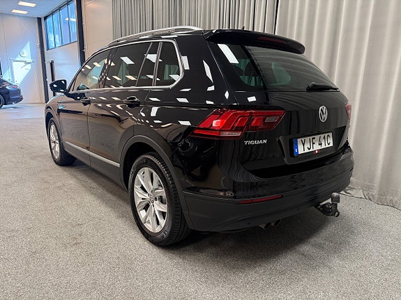 Volkswagen Tiguan 3 of 13