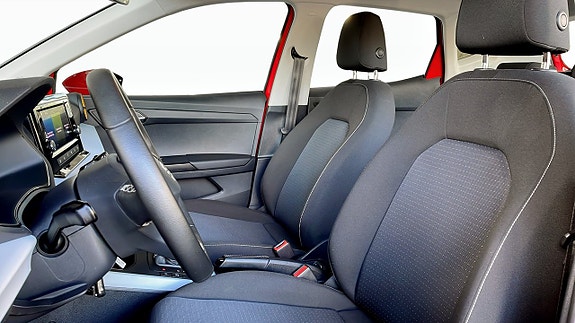 Seat Arona 8 of 12