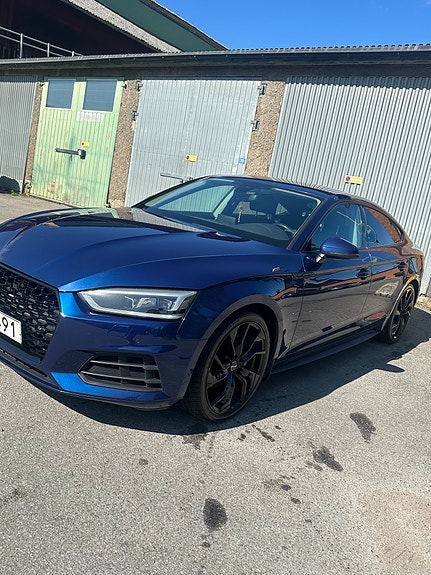 Audi A5 4 of 6