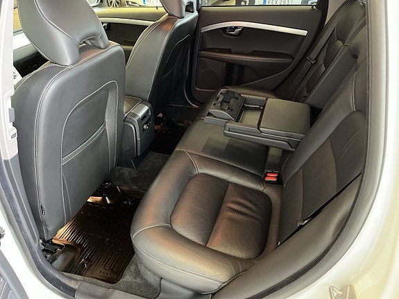 Volvo XC70 14 of 30