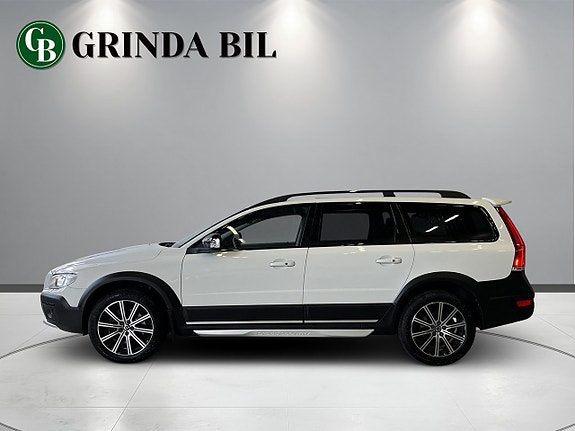 Volvo XC70 2 of 30