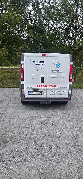 Opel Vivaro 2 of 8
