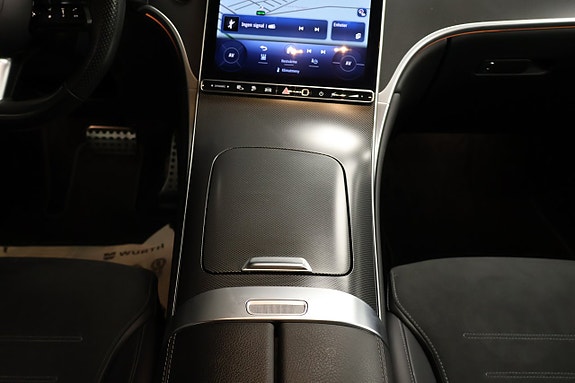 Mercedes-Benz GLC300 de 27 of 29