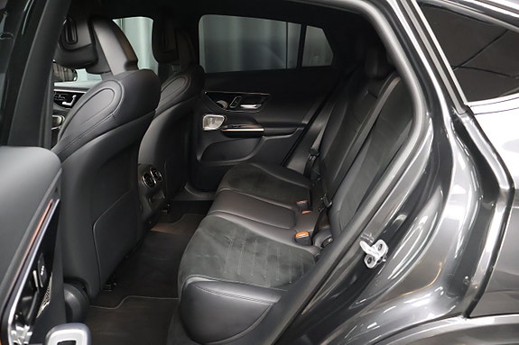 Mercedes-Benz GLC300 de 16 of 29