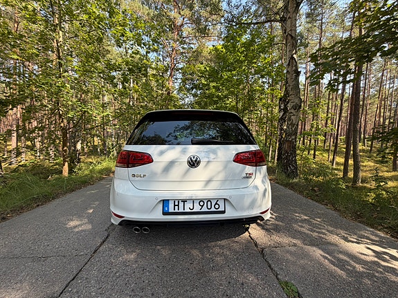 Volkswagen Golf VII 5 of 15