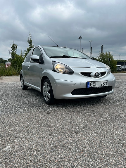 Toyota Aygo 2 of 8