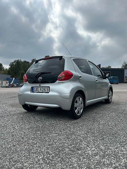 Toyota Aygo 4 of 8