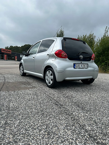 Toyota Aygo 5 of 8