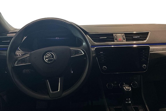 Skoda Superb 9 of 16