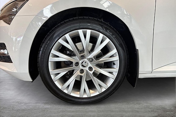 Skoda Superb 16 of 16
