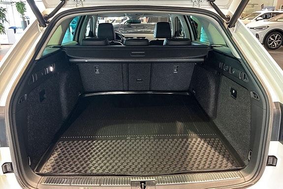 Skoda Superb 13 of 16