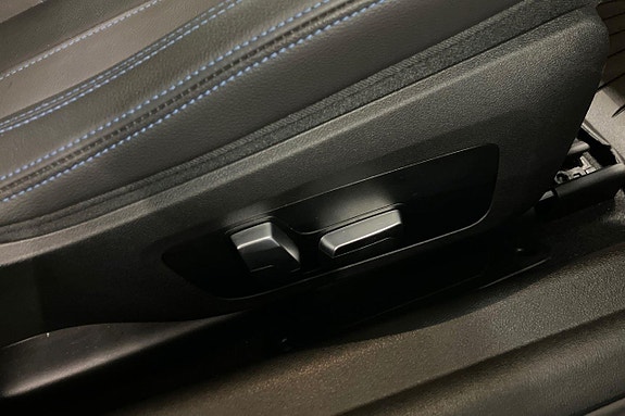 BMW M240i 23 of 30