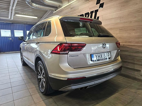 Volkswagen Tiguan 3 of 18