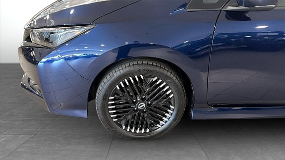 Nissan Leaf 9 of 12