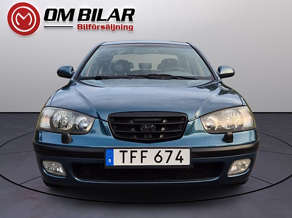 Hyundai Elantra 2 of 15