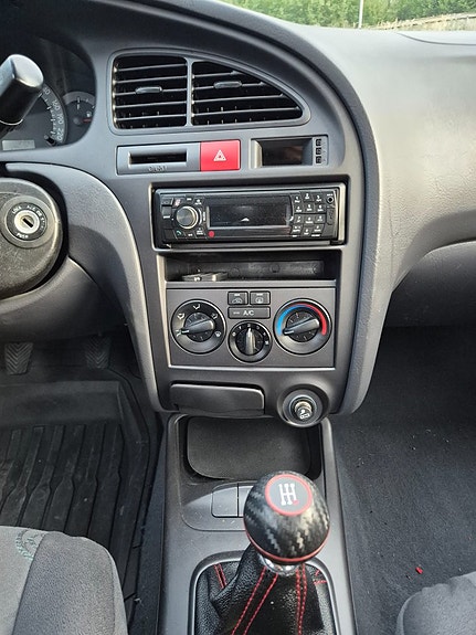 Hyundai Elantra 12 of 15