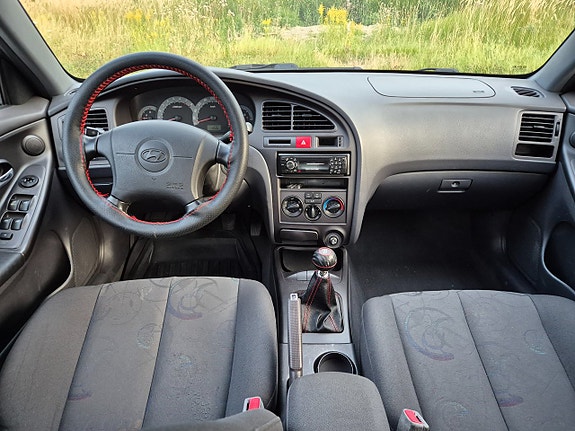Hyundai Elantra 11 of 15