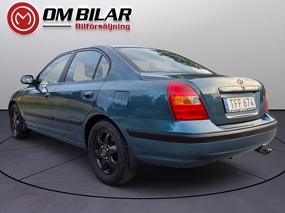 Hyundai Elantra 8 of 15