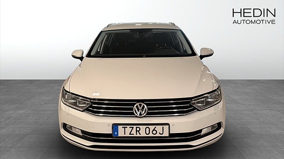Volkswagen Passat 8 of 11