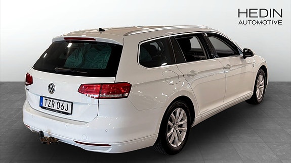 Volkswagen Passat 2 of 11