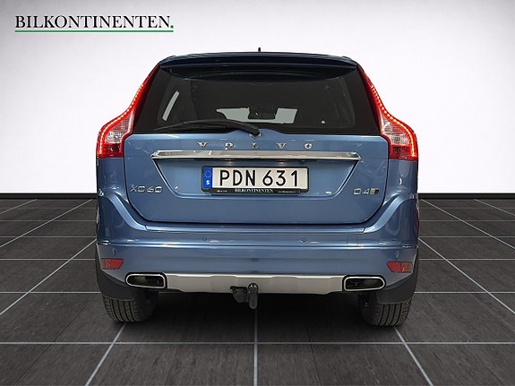 Volvo XC60 8 of 17