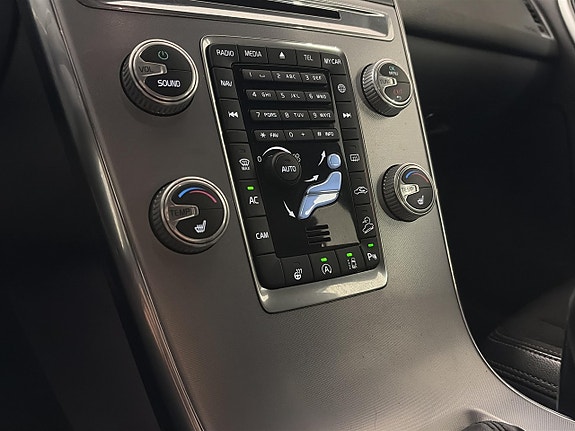 Volvo XC60 16 of 17