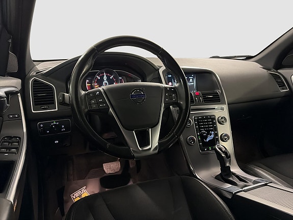 Volvo XC60 12 of 17