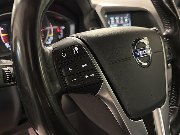 Volvo XC60 15 of 17