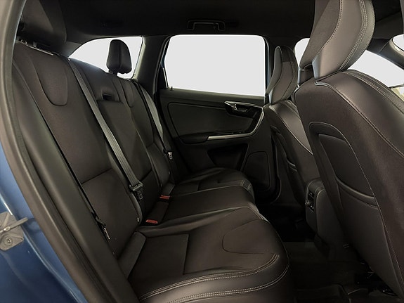 Volvo XC60 6 of 17