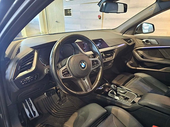 BMW 118i 4 of 18