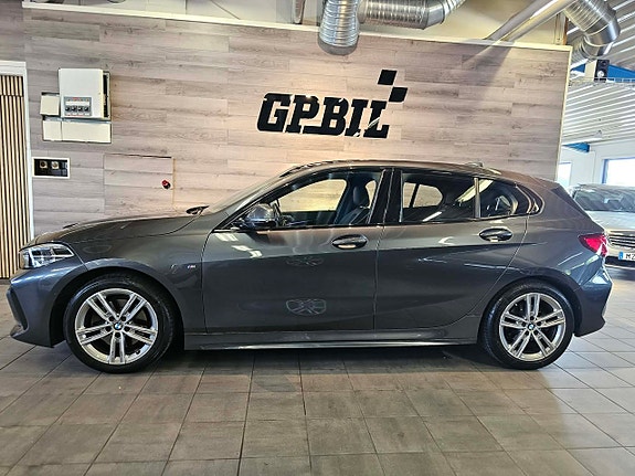 BMW 118i 2 of 18