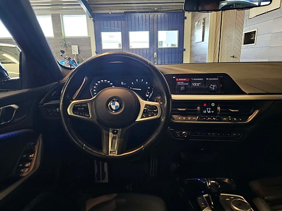 BMW 118i 9 of 18
