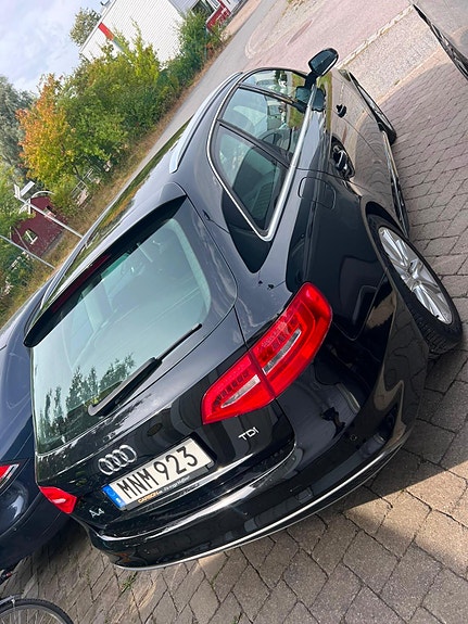 Audi A4 4 of 5